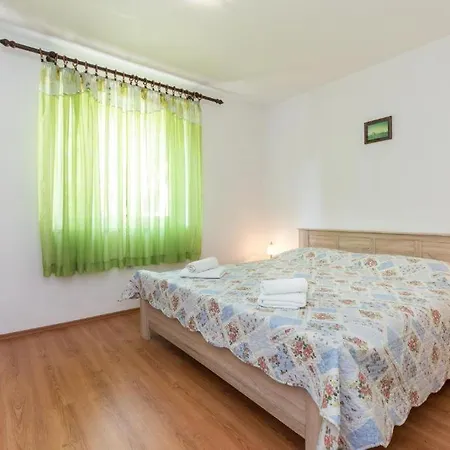 Apartments Hodanic Krk Town Exterior photo